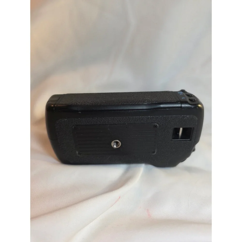 Canon BG-E7 Battery Grip for EOS 7D Digital SLR Camera Black